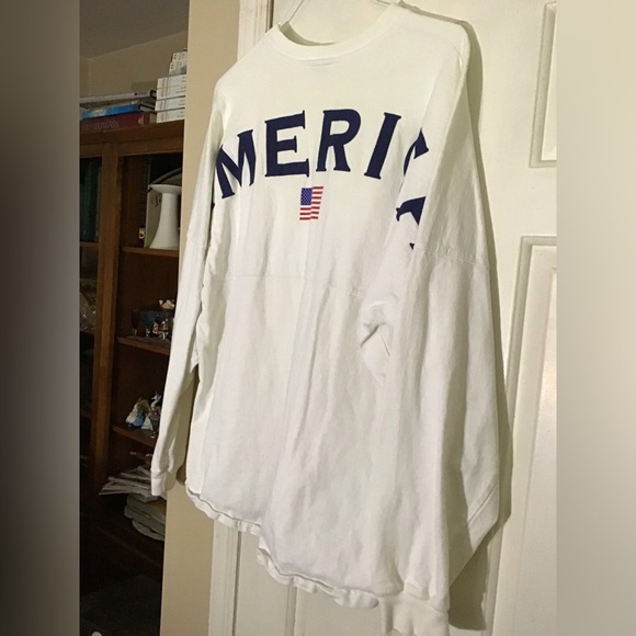 NWOT Beautiful America Sweatshirt in Size XL - Picture 2 of 3